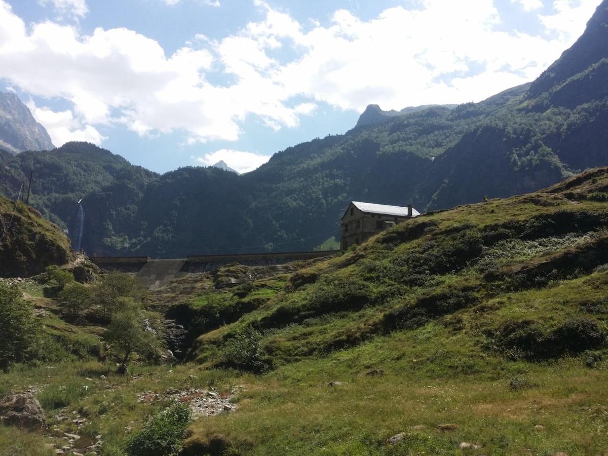 Appartement T2 4 Personnes Wifi Et Climatisation Bagneres-de-Luchon Exterior photo